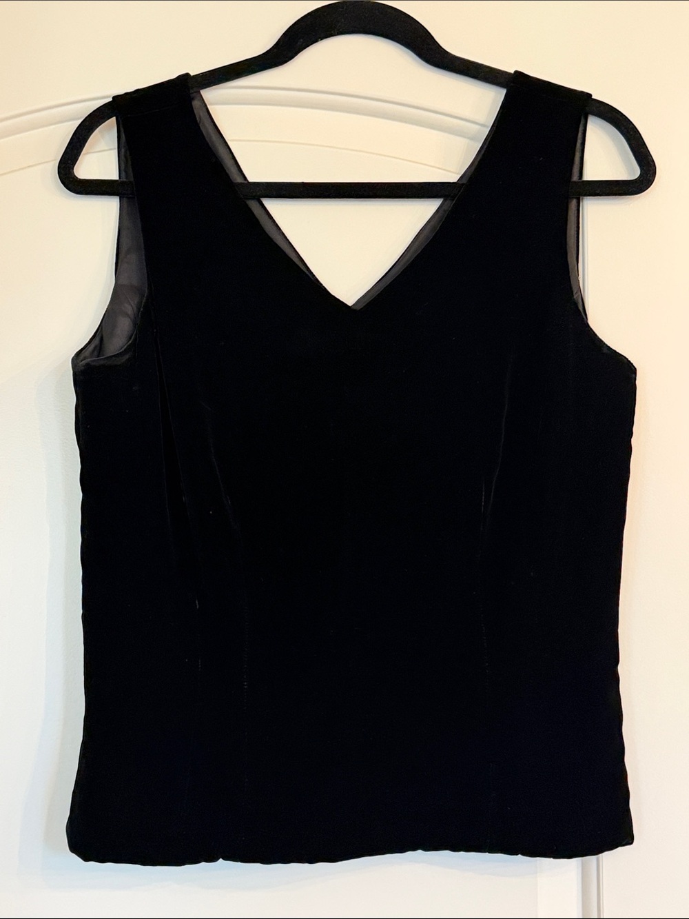 Ann Taylor Black Velvet Sleeveless V-Neck Top, Silk Blend, Size 8